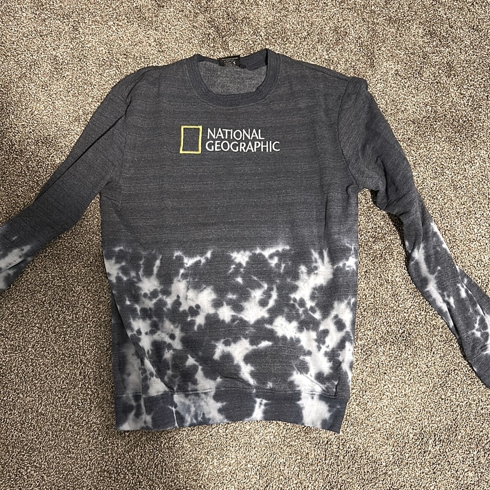 Men’s L National Geographic crew neck